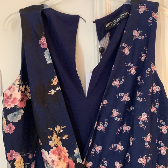 Little mistress navy blue with floral jumpsuit tie waist NWT size 10 - Picture 2 of 12